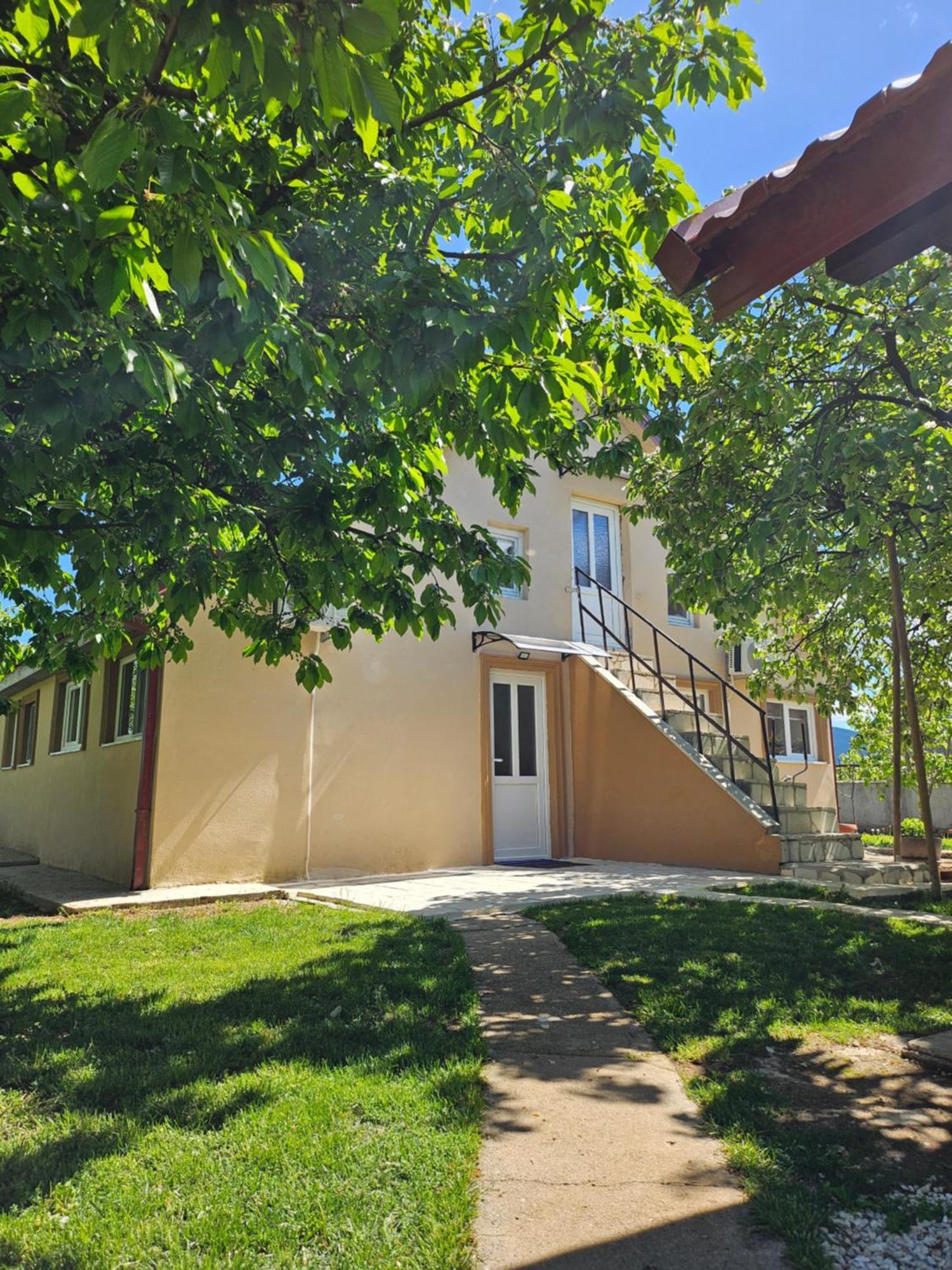 Calm Nest Apartment Niksic Luaran gambar